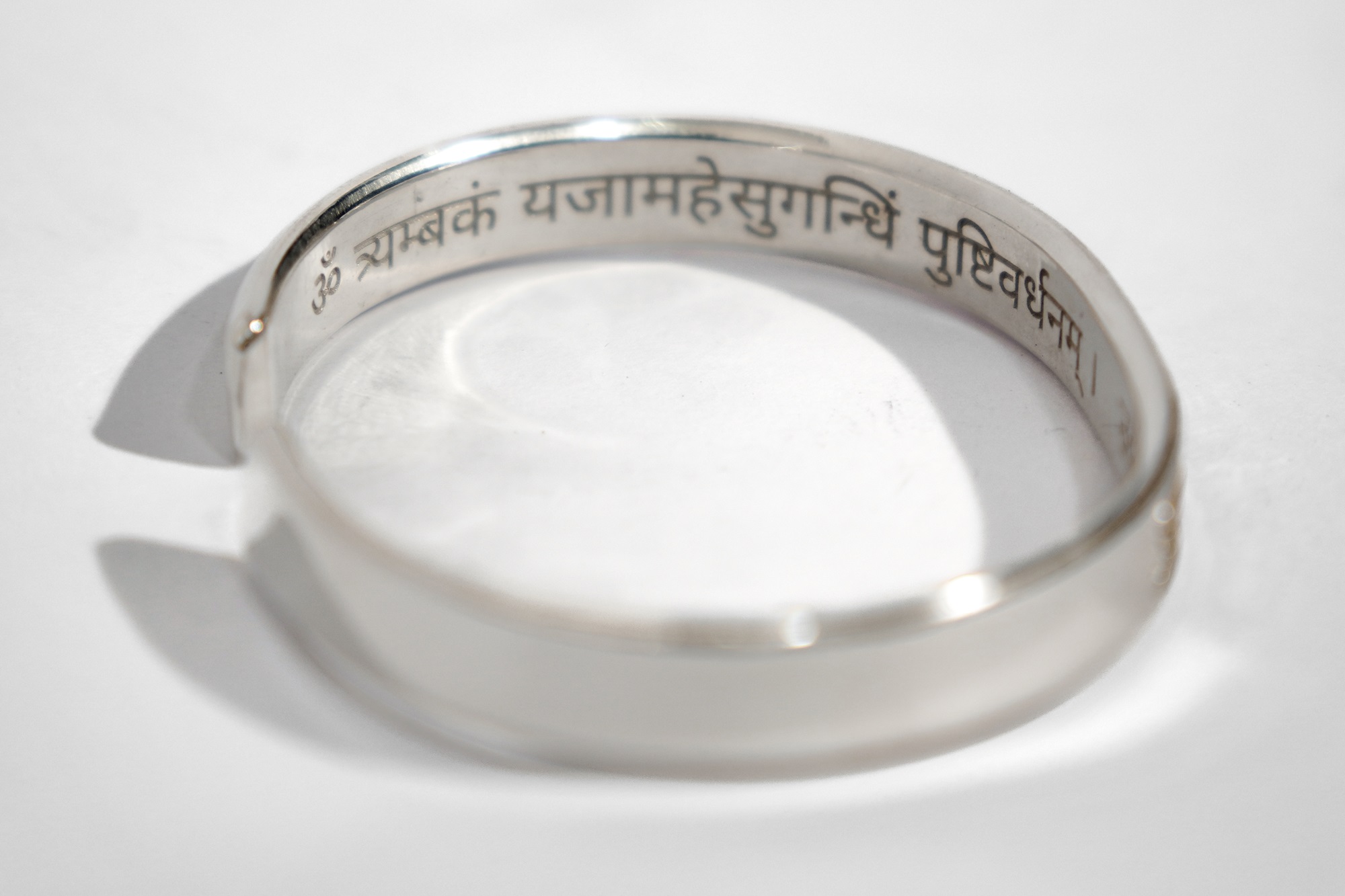 50gm PURE SILVER JAI SHREE MAHAKAAL BANGLE FOR UNISEX - MAHAMRITYUNJAY MANTRA Engraved Inside . - Image 3